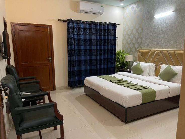 Commercial Guest House Property for Sale in Central Karachi — 1 / 1