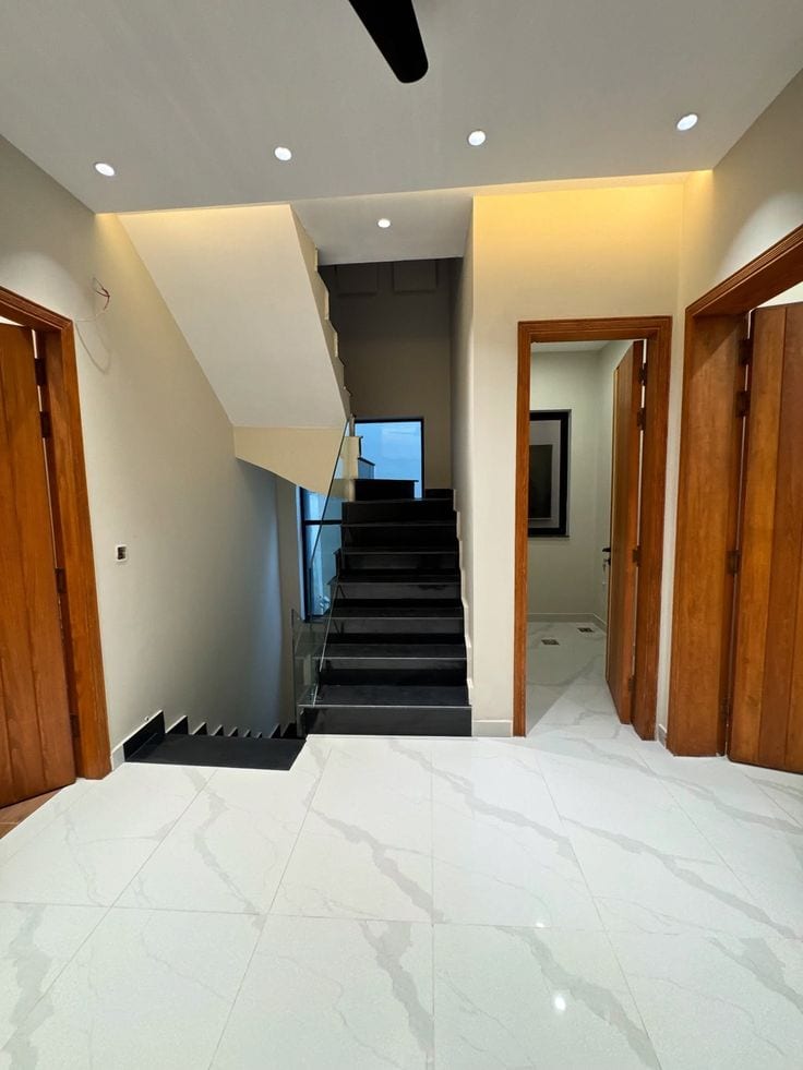 Unoccupied Prime Location Upper Portion Of 1300 Square Feet Is Available For Sale In Gulshan-E-Iqbal Town — 1 / 1