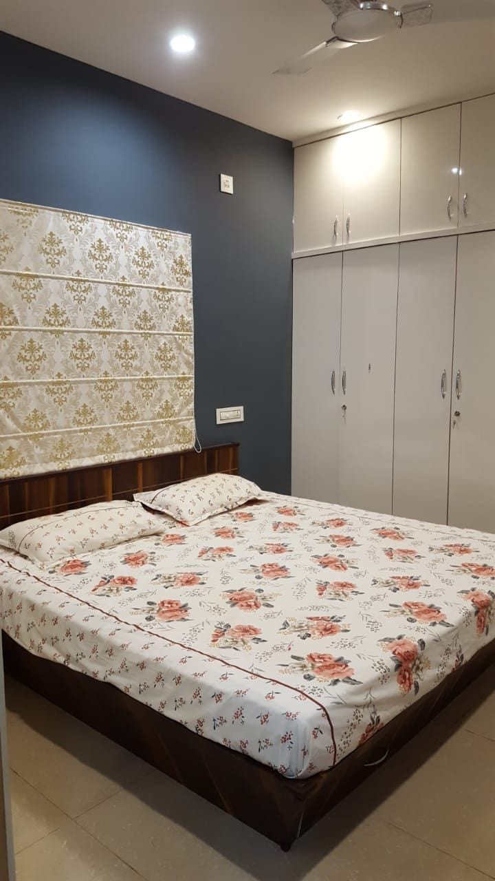 1 Bed Flat for Sale – Bahria Town Phase 7 (Front of DHA Bridge) — 1 / 1