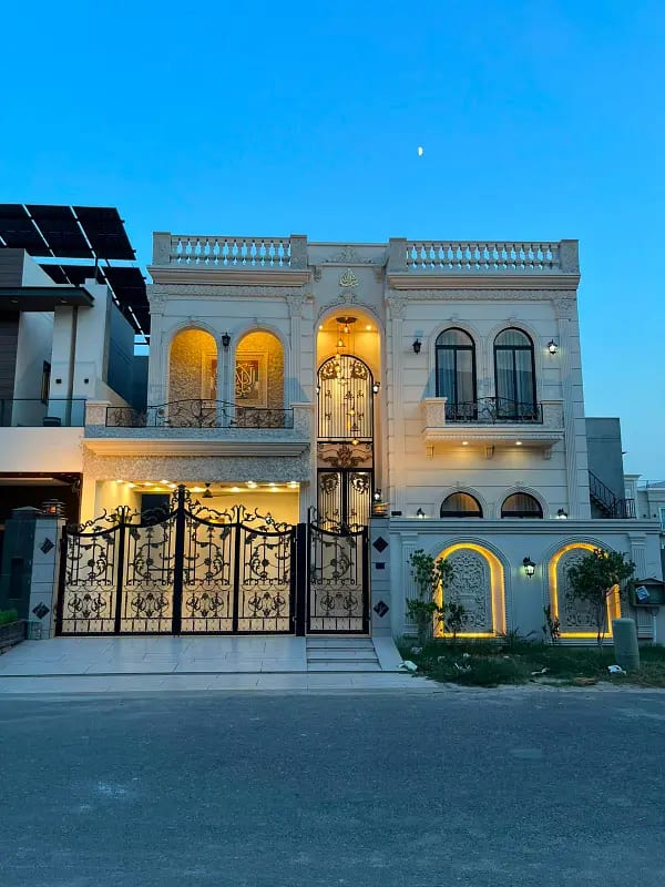 3.70 Crore 10 Marla Classic Elevation House For Sale Royal Orchard, Multan — 1 / 1
