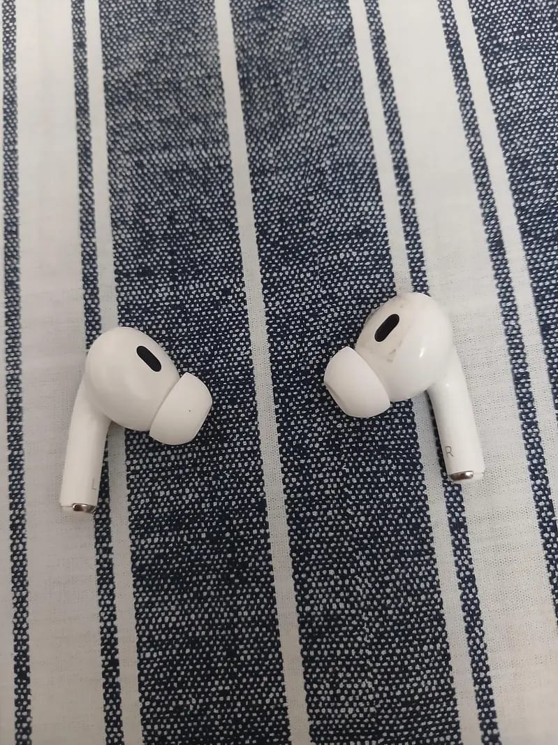 wireless earphones — 1 / 1