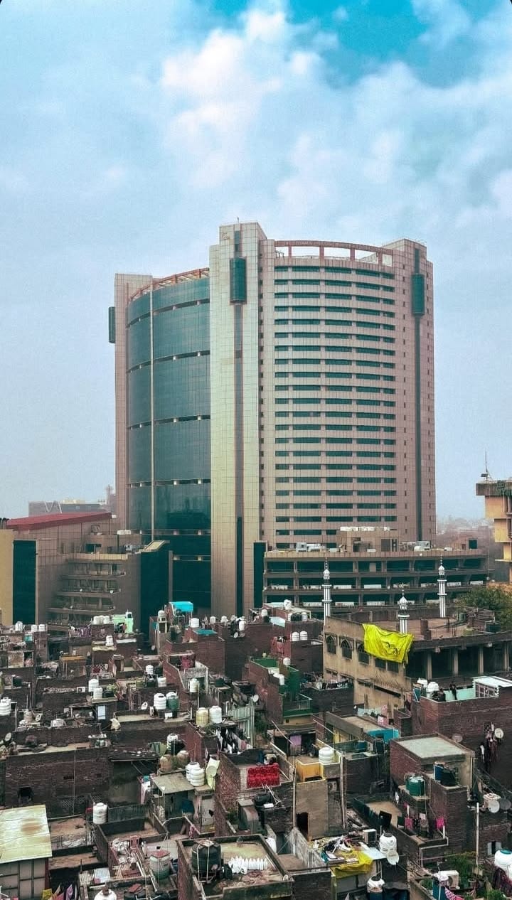 6 Marla Main Commercial Plaza In Ghauri Ghouri Town Islamabad — 1 / 1