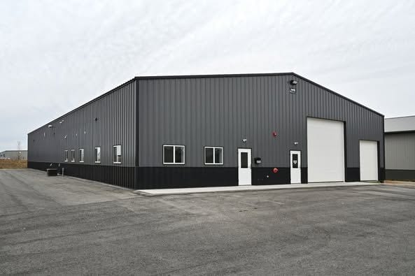 Near World Trade Center Wearhouse 11616 Sq Yards Wear House For Sale Ready To Move Condition Best Location — 1 / 1
