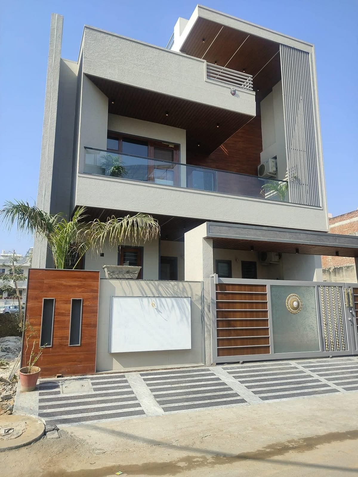 Designer 1 Kanal 6 Bed Hill Top House With 15Kv Solar Installed — 1 / 1
