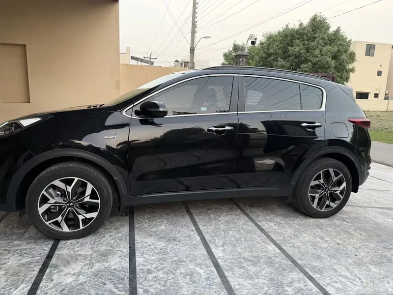 KIA Sportage AWD 2023 | 43,650 KM | Full Kia Maintain | under warranty — 1 / 1