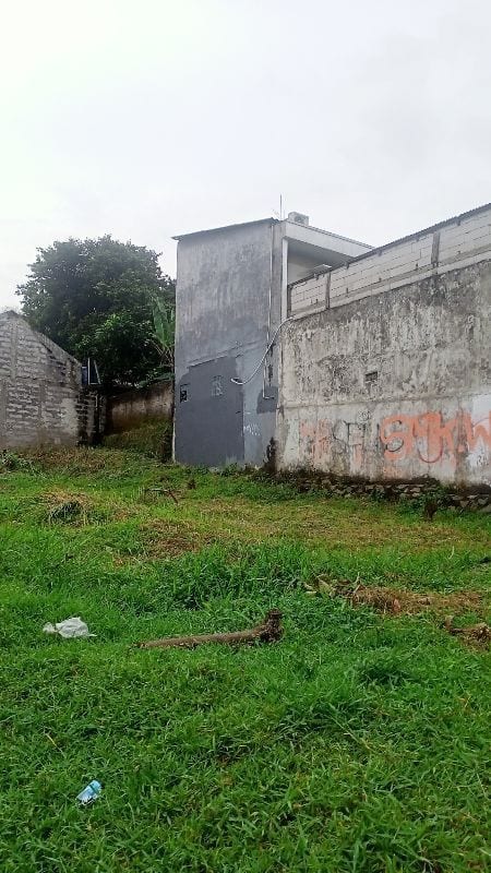 10 MARLA PLOT AVAILABLE ON A GOOD LOCATION — 1 / 1