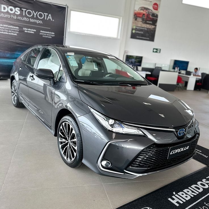 Toyota Corolla Altis Grande X CVT-i 1.8 Beige Interior 2022 — 1 / 1