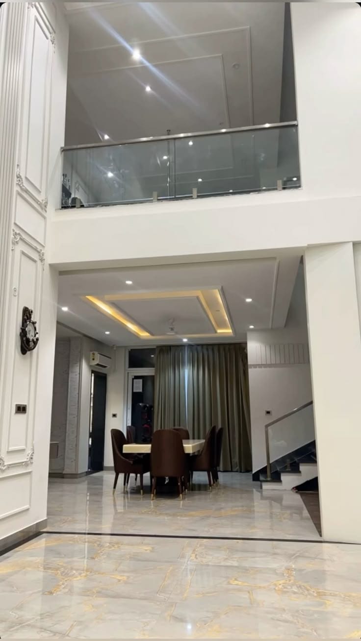 3 Bedrooms Lounge Brand New First Floor West Open Portion — 1 / 1