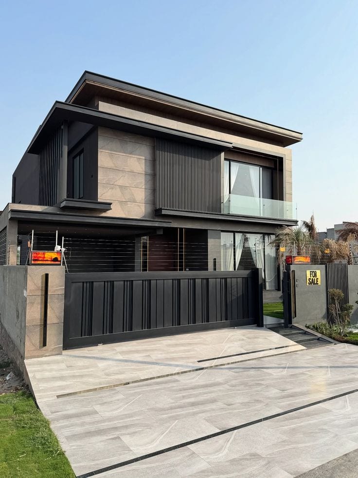 12 Marla Upper Portion For Rent In Media Town in Portions & Floors — 1 / 1