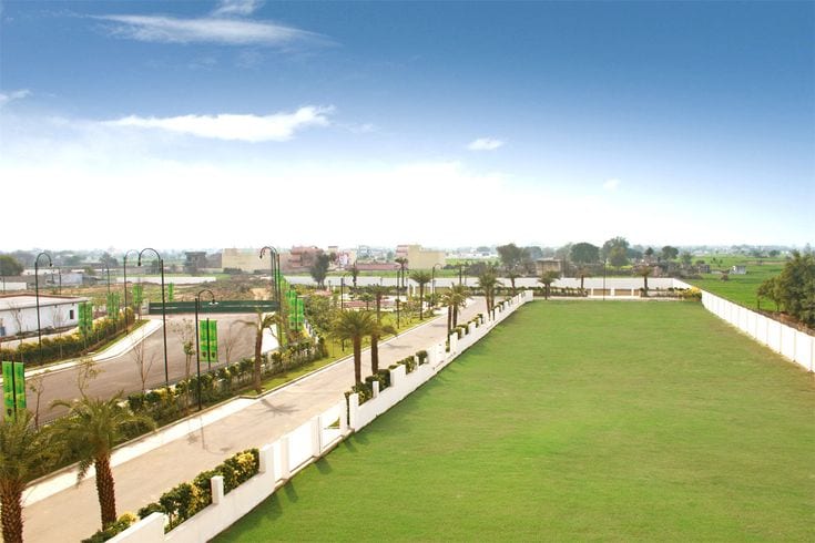 10 Marla Corner Plot For Sale In DHA Multan Sector B1 80/40 Feet Road — 1 / 1