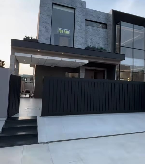 Designer house — 1 / 1