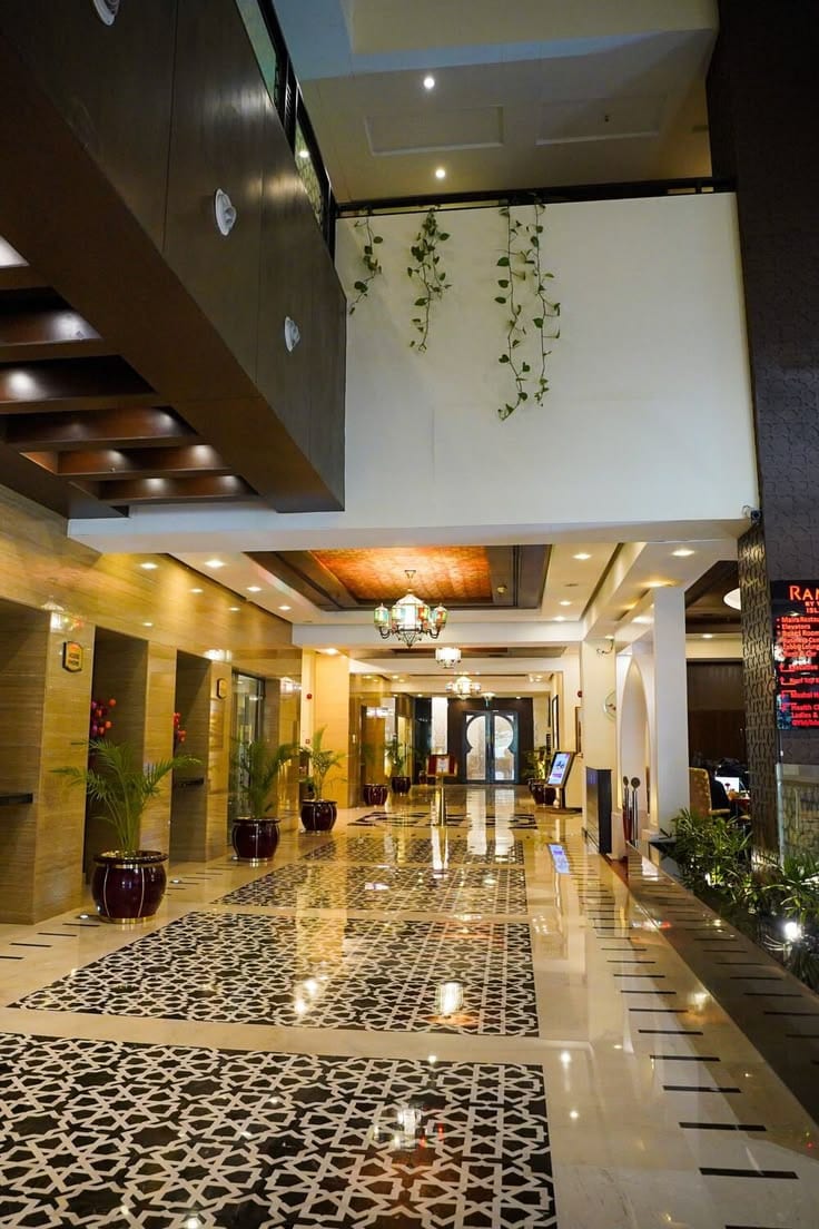 Running Hotel Business Property for Sale on Main GT Road Gujranwala — 1 / 1
