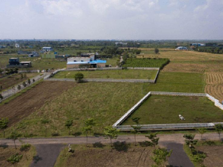 10 Marla Plot Available For Sale — 1 / 1