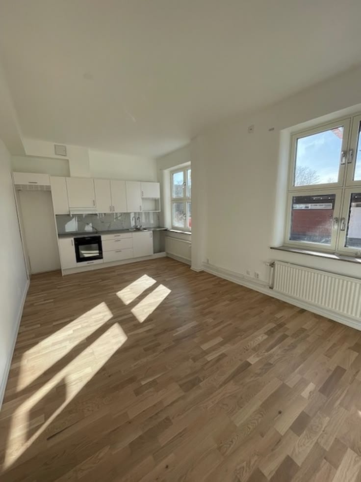 Bukhari Commercial 2 Bedroom Luxury Apartment Is Available For Sale — 1 / 1