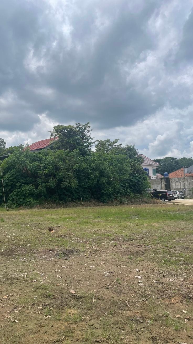 10 Marla Prime Location Plot Near To 80 Feet Road Most Demanding Area Possession Area Available For Sale In DHA Multan — 1 / 1