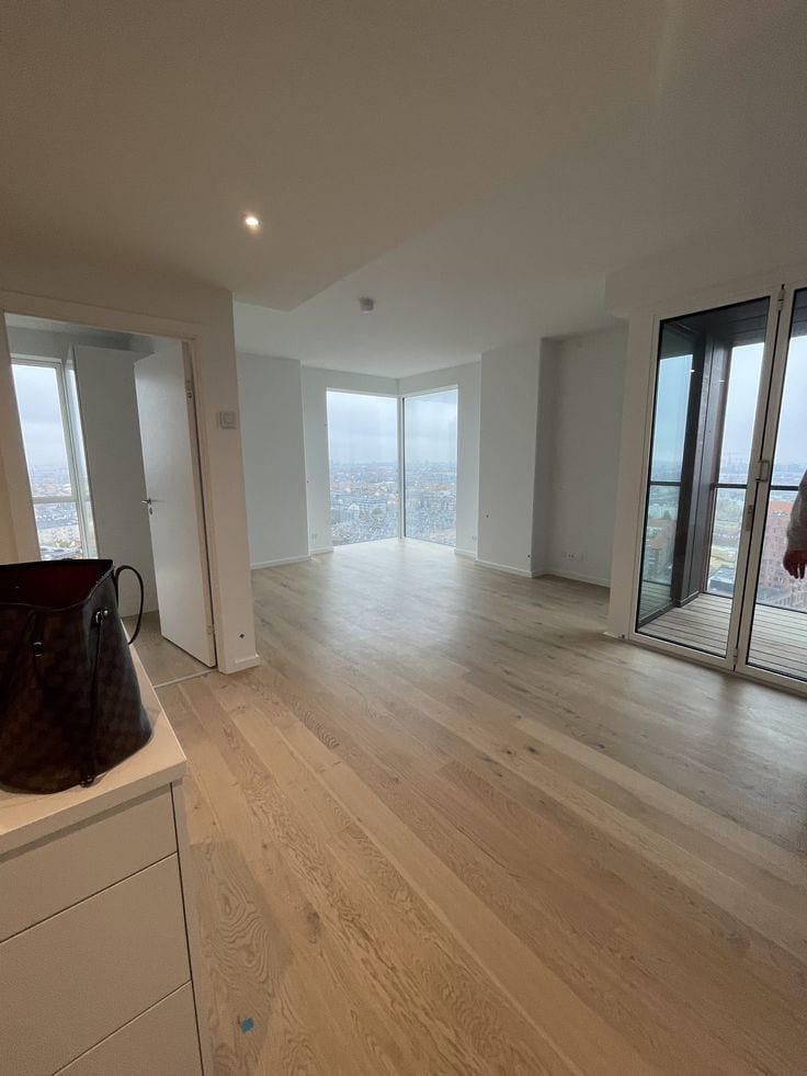 Ft 3Bed Luxury Apartment At Tower-4, 6 & 7 Near Main Entrance — 1 / 1