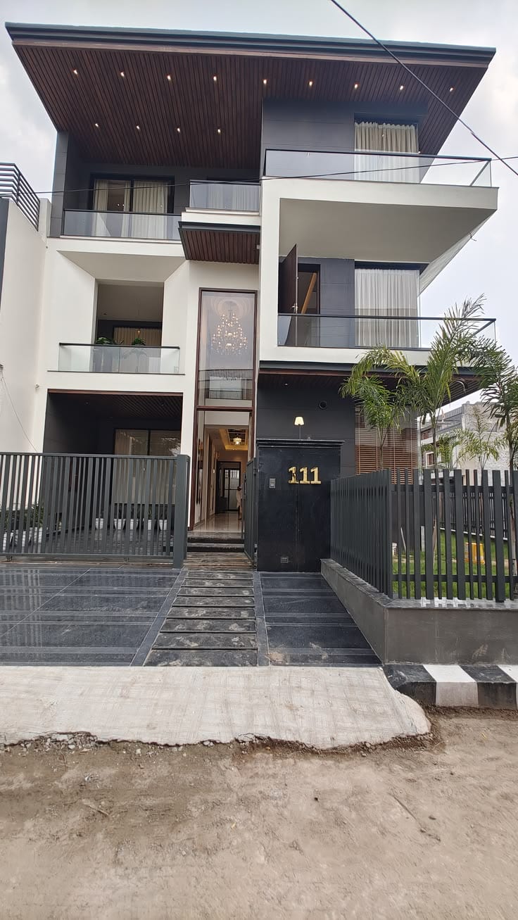 22 Marla Front Elevation Luxurious House For Sale — 1 / 1