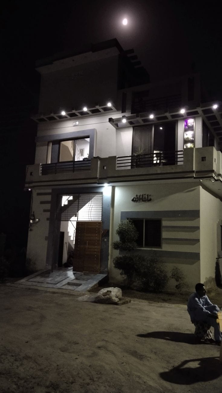 Brand New West Open 3 Bed DD With Roof & Car Parking | FB Area Block 09 — 1 / 1
