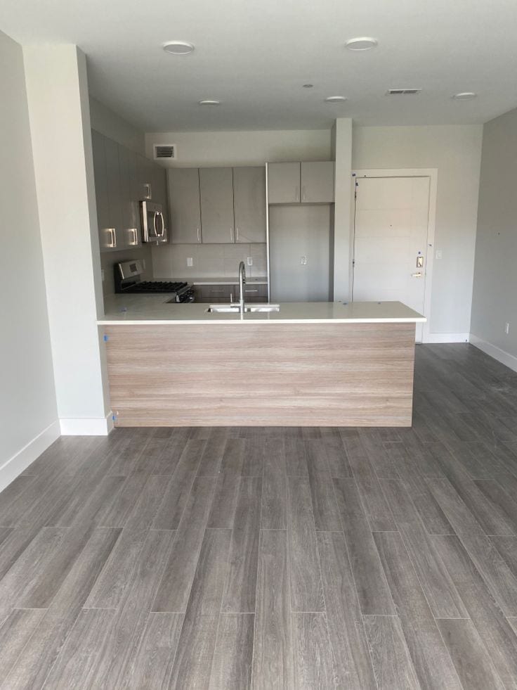 PREMIUM 3-BEDROOM APARTMENT FOR SALE — 1 / 1