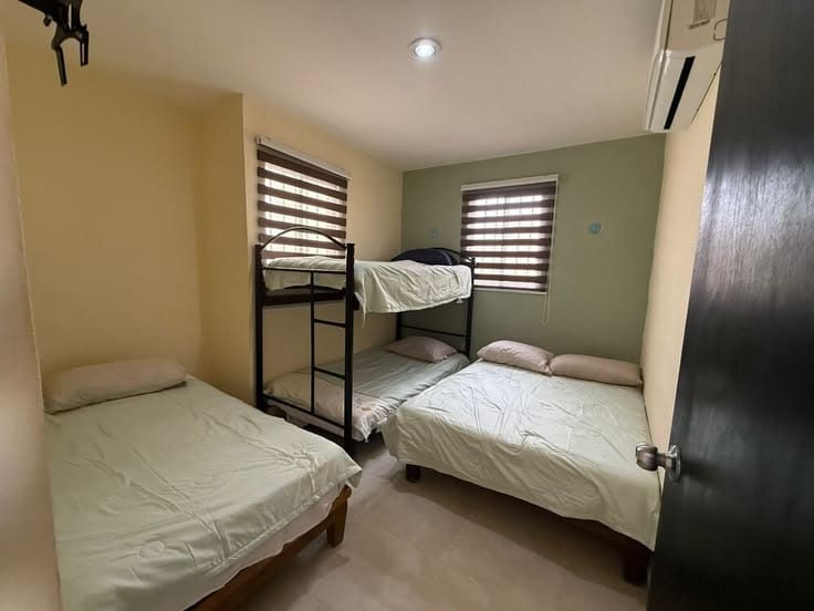 Premium Executive Working Women Hostel Building for Sale PECHS Karachi — 1 / 1